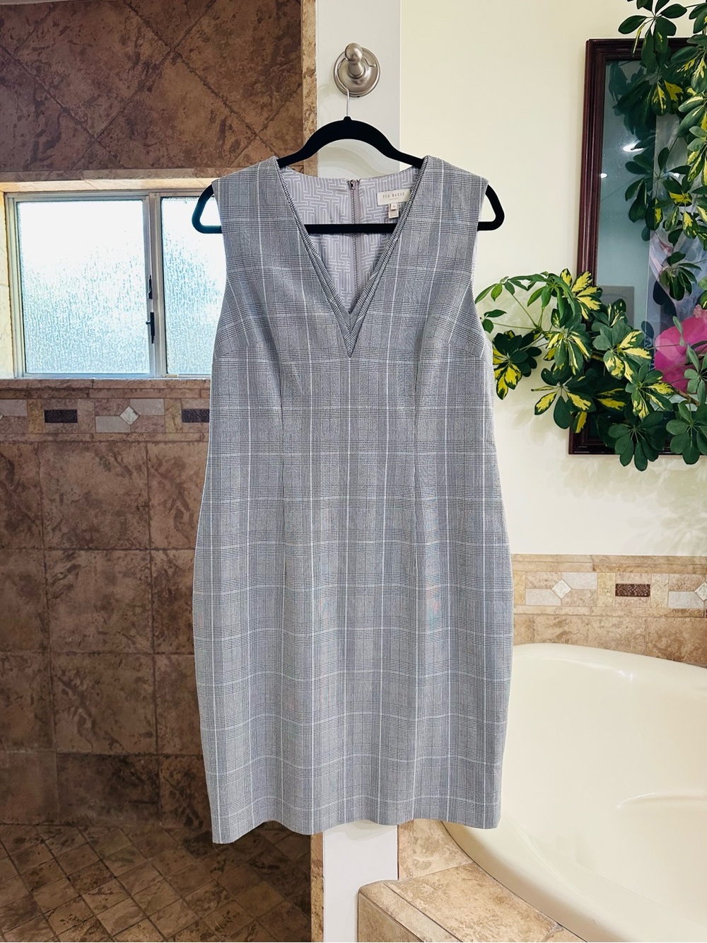 Ted Baker London Charcoal Gray Avriid Check Plaid V-Neck Sleeveless Sheath Dress - Picture 2 of 14